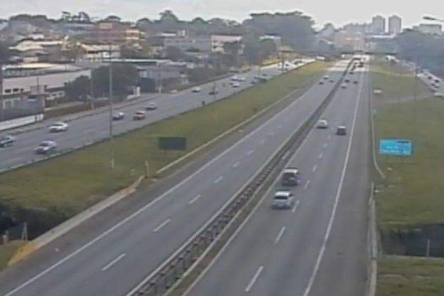 O acidente aconteceu na Rodovia Anchieta, km 64 Sul