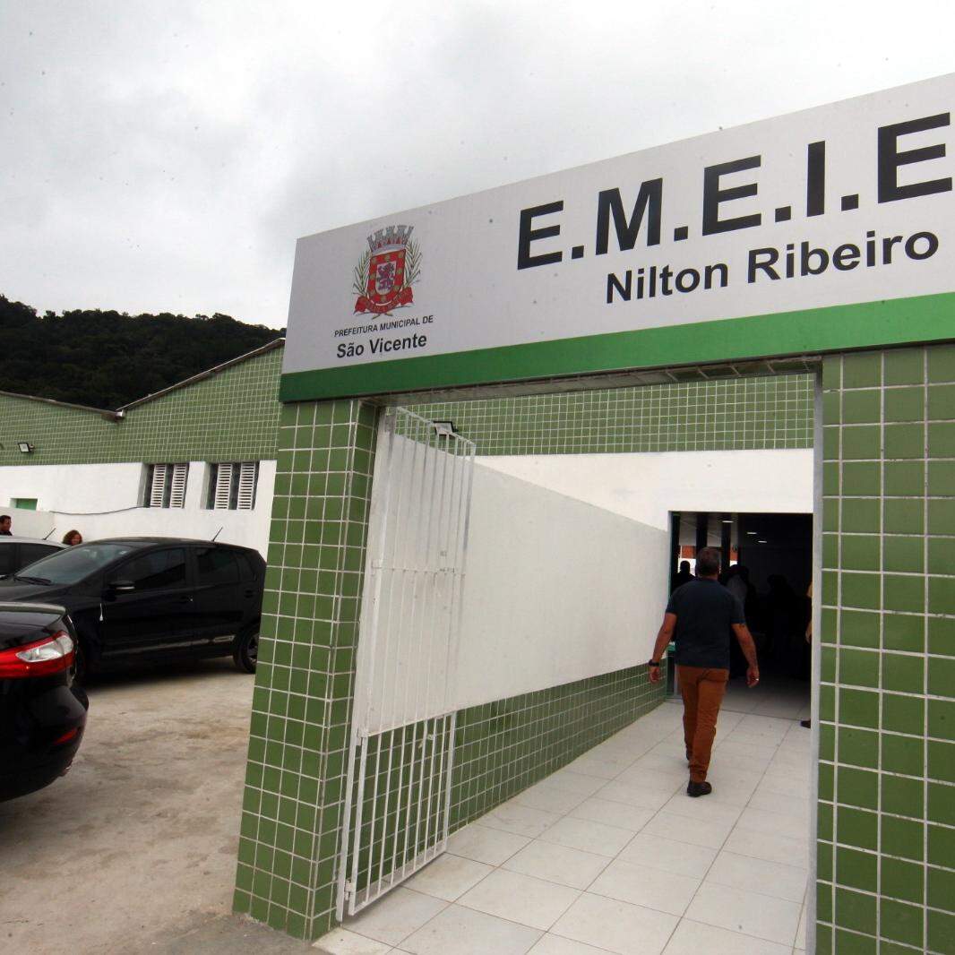 Docentes das escolas municipais rejeitaram oferta salarial do Município, que alega queda de receita