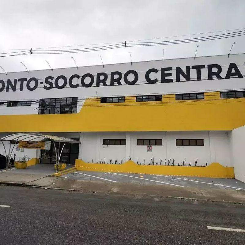 Corpo foi localizado na calçada em frente ao Pronto Socorro de São Vicente, que fica no Parque Bitarú