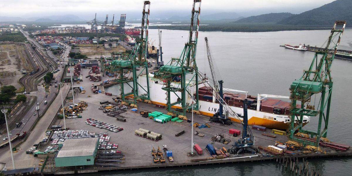 Tecon Santos 10 will occupy an area of 621,900 square meters at the Saboó quay, in the Port of Santos