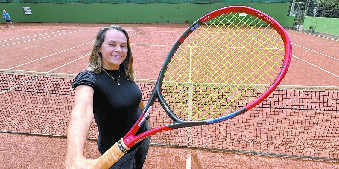Jogadora e professora da modalidade, Simone Vasconcellos Calves é árbitra-geral do Torneio A Tribuna