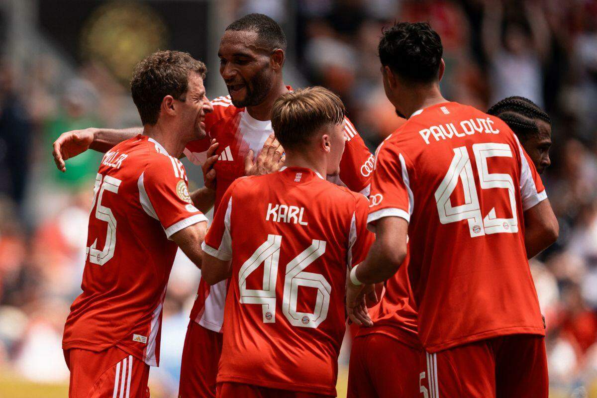 Com show ofensivo e domínio absoluto, Bayern supera o Auckland e assume a liderança da chave